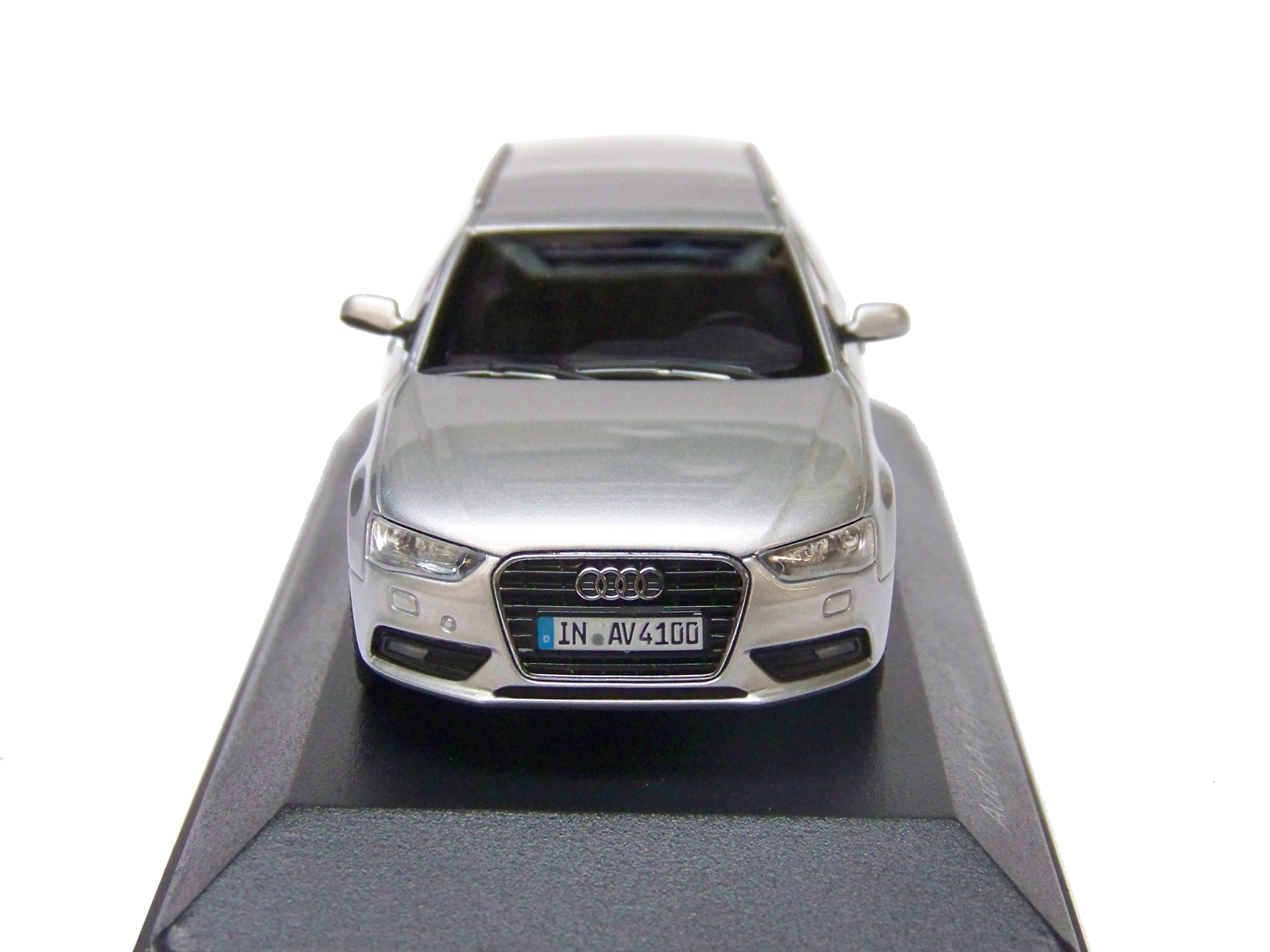 Minichamps – 5011204213 – Vehicle Miniature – Audi A4 Avant